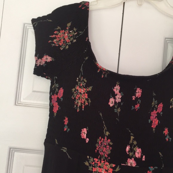 Floral maxi dress from Express - Picture 2 of 8